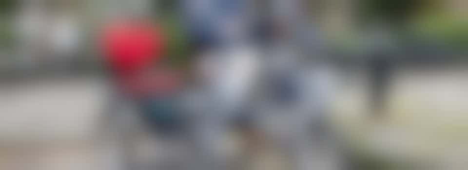 Host / hostess or buddy for a resident