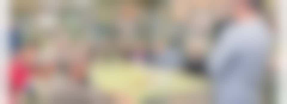 Museumgids bij klein museum