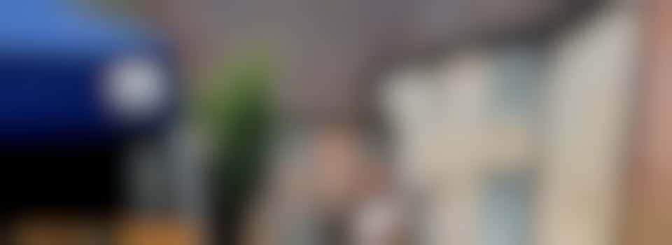 Chat Central: Visit to The Weaver's House