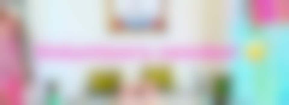 Volunteer shop assistant