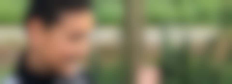 Haddo (10) wil buiten ravotten en voetballen zodat zijn oververmoeide moeder eve