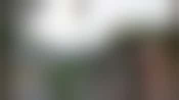 Hulp bij creatieve les op de Kardinaal Alfrinkschool