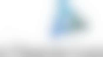 Helpen een bank naar de stort te brengen