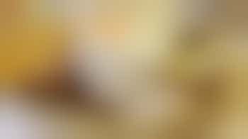 Meewerkmaatje samen helpen koken