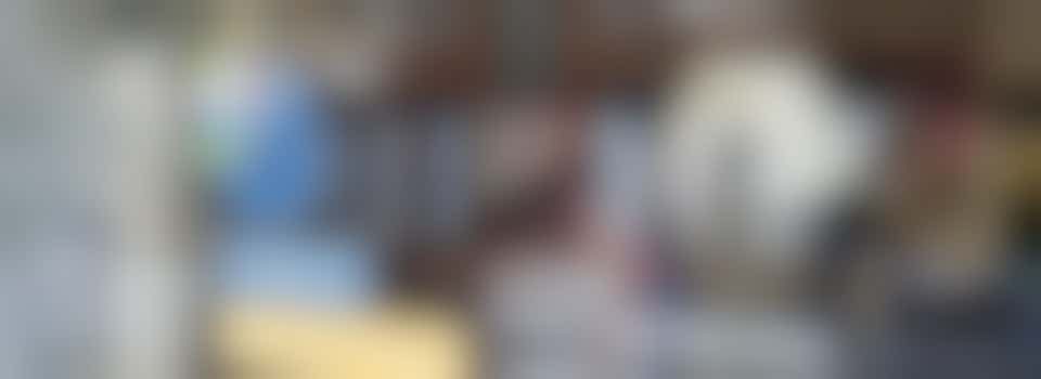 Hulp in kledingwinkel