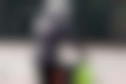 Vrouw (80 jr) wil graag contact in de ochtend of avond