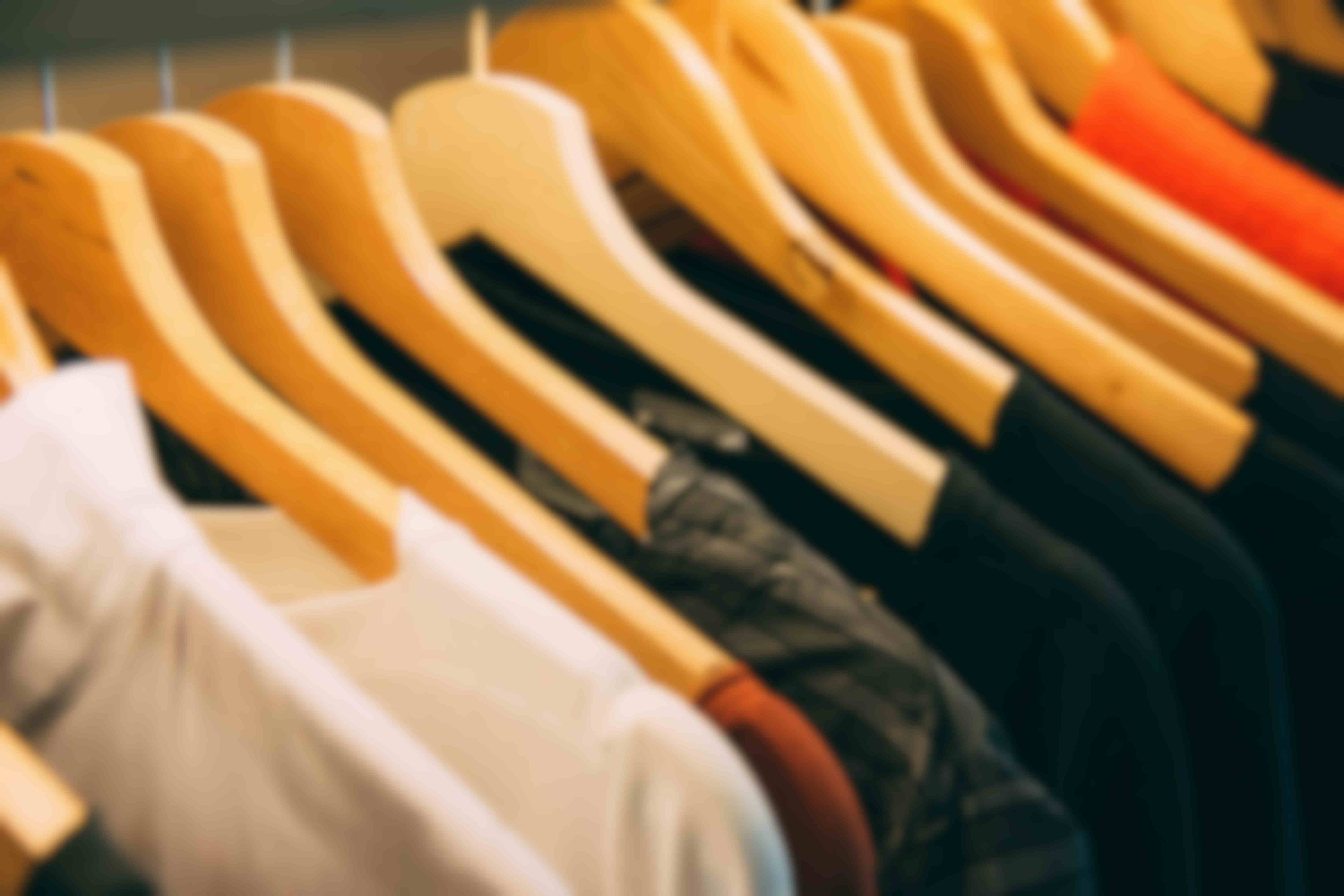  Volunteer for clothing and household goods Sorting center