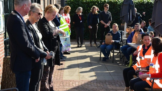 Ontvangst Oekraïense vluchtelingen in Velsen (Foto Friso Bos)