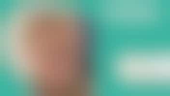 Portretfoto van An, coördinator telefooncentrale Vrijwillilge Hulpdienst