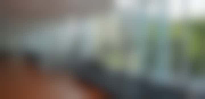 Sportmaatje (vrouw) om samen te sporten in de sportschool