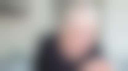 Ga jij met Mevrouw Ali (85) rolstoelwandelen? Leert zij jou breien!