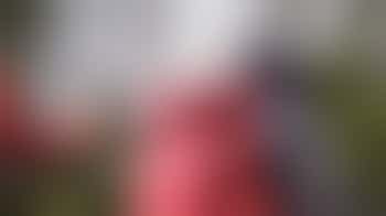 Wandelaars tijdens een wandelevenement stempelen