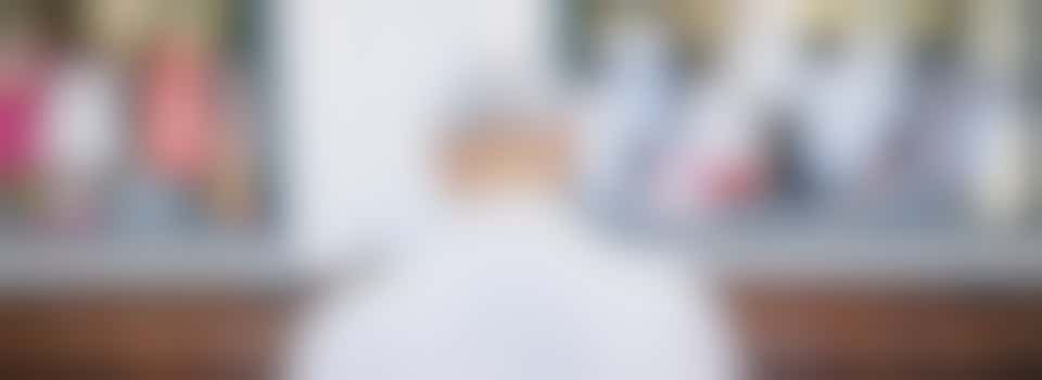 Ben jij een echte behang kenner? Kom dan deze vriendelijke, oude heer helpen!