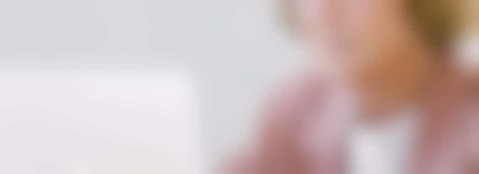 Zou jij mevrouw al het nodige willen leren over het gebruik van een iphone/ipad?